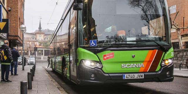 Entra en funcionamiento la nueva parada de autobús en la Avenida de La Coruña de Las Rozas