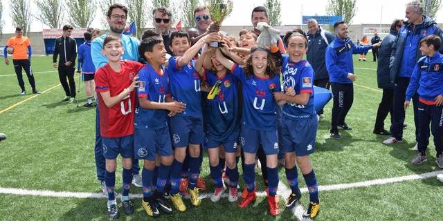 Éxito de participación en el XXII Torneo de Fútbol 7 'Vicente del Bosque' en Humanes