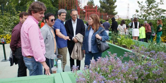 El alcalde de Fuenlabrada asiste a la apertura del Huerto de Ocio Inclusivo