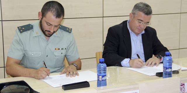 El alcalde de Arganda del Rey ha firmado el acta de puesta a disposición de la Guardia Civil del centro “Ernest Lluch”