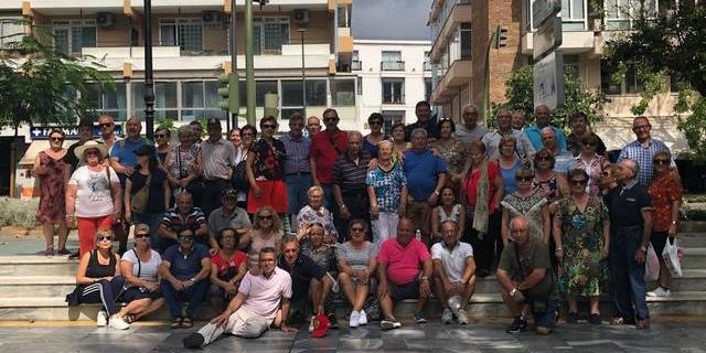 Casi 70 mayores, jubilados y pensionistas de Humanes están disfrutando de Marbella