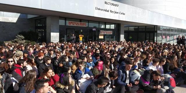Los alumnos de la URJC responden al rector con otro comunicado: “Si vis pacem, para bellum”
