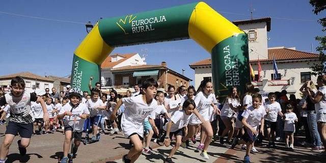 Sevilla la Nueva recaura 2.000€ en la carrera infantil solidaria del “I Día de la Policía”