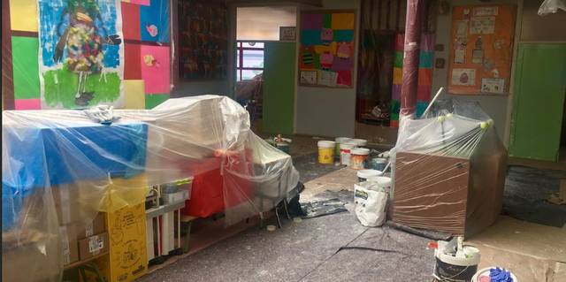 Mejoras en los centros educativos de Sevilla la Nueva durante la época estival