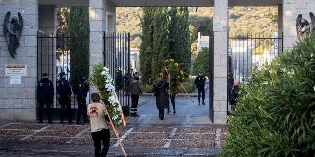 El helicóptero con el féretro de Franco aterrizó en El Pardo a las 13.56 horas