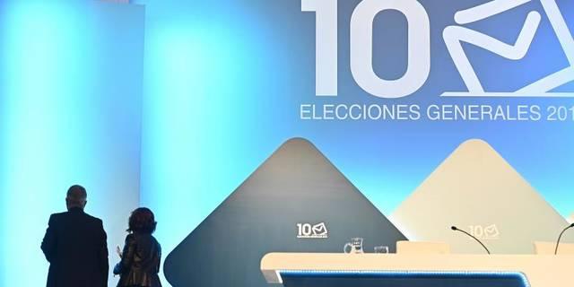 La participación cae al 69,96%, dos puntos menos que en abril