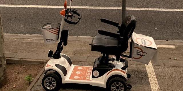 Las sillas a motor Looper operan en Madrid amparadas en el vacío legal