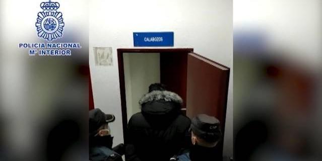 Detenido un hombre en Arganzuela por ocultar en el maletero de su coche casi un kilo de hachís