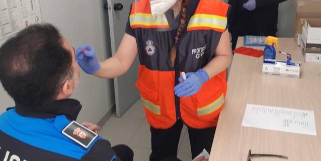 Tres Cantos realiza pruebas de la Covid-19 a toda la plantilla de la Policía Local