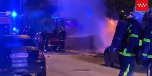 Arde el garaje de un chalet en Coslada con gran sobrecarga de fuego aunque sin dejar heridos
