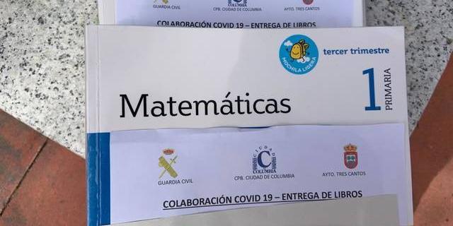 El Ayuntamiento de Tres Cantos colabora con la Guardia Civil en la entrega de libros de texto
