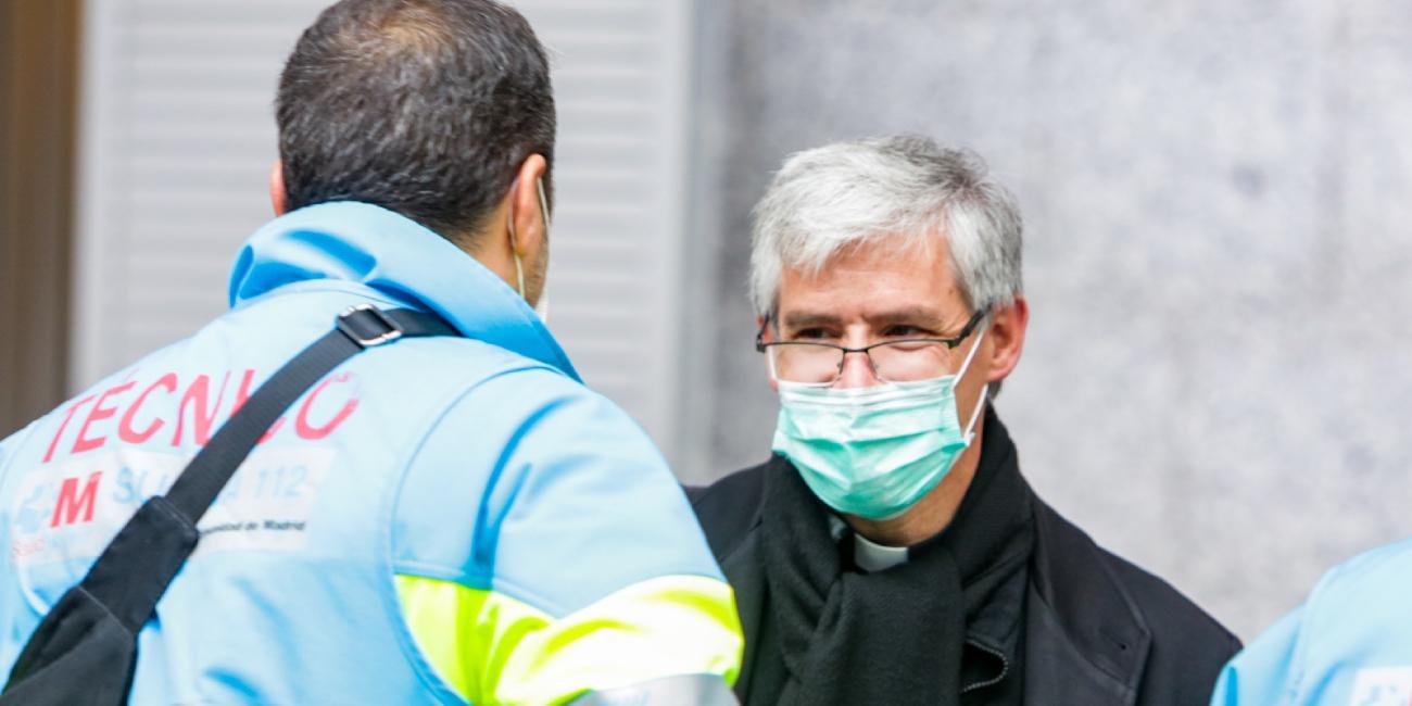 Juan Jolín, capellán en Ifema: “Recibes más de los enfermos de lo que les das, sales muy enriquecido”