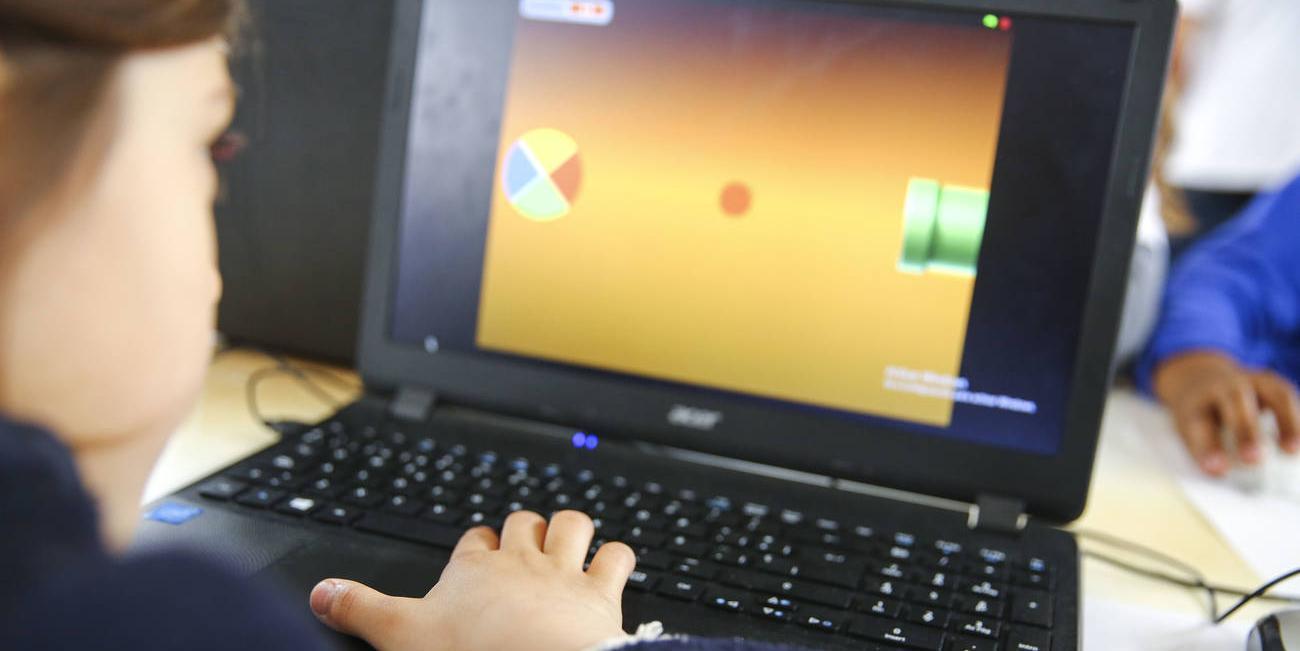 Las Rozas pone a disposición de familias con necesidad 100 ordenadores para las clases on-line