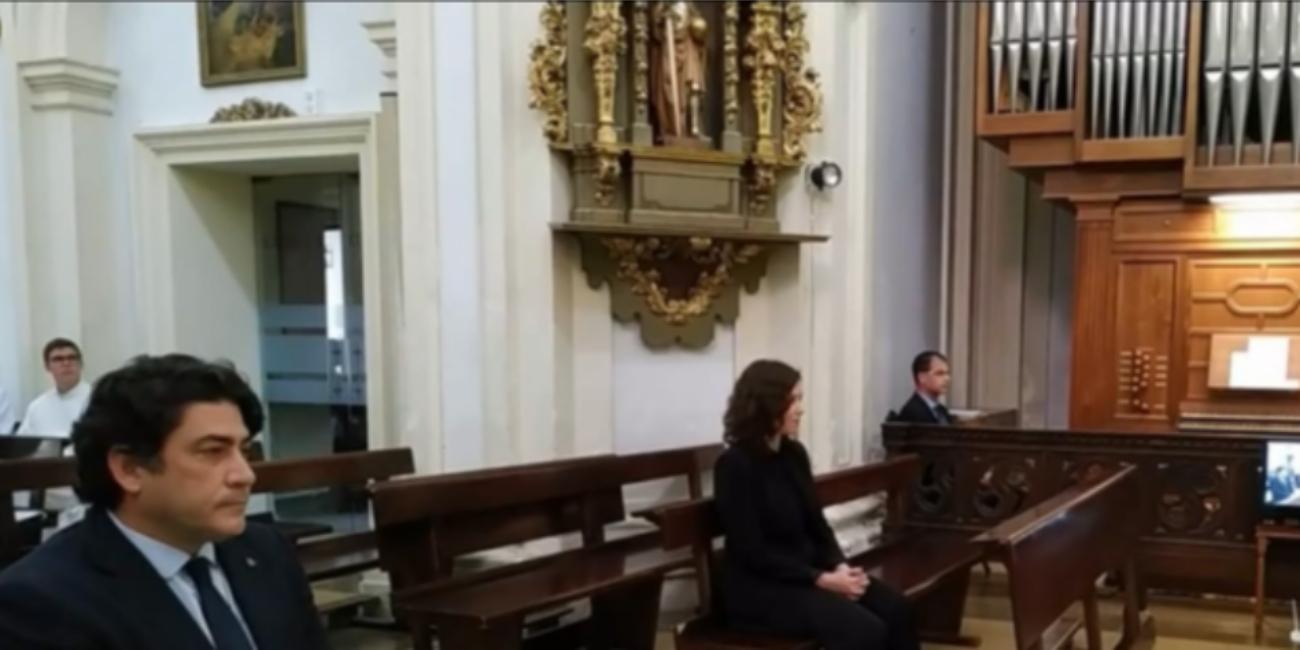 Díaz Ayuso acude al Cerro de los Ángeles para rezar por los fallecidos por Covid-19