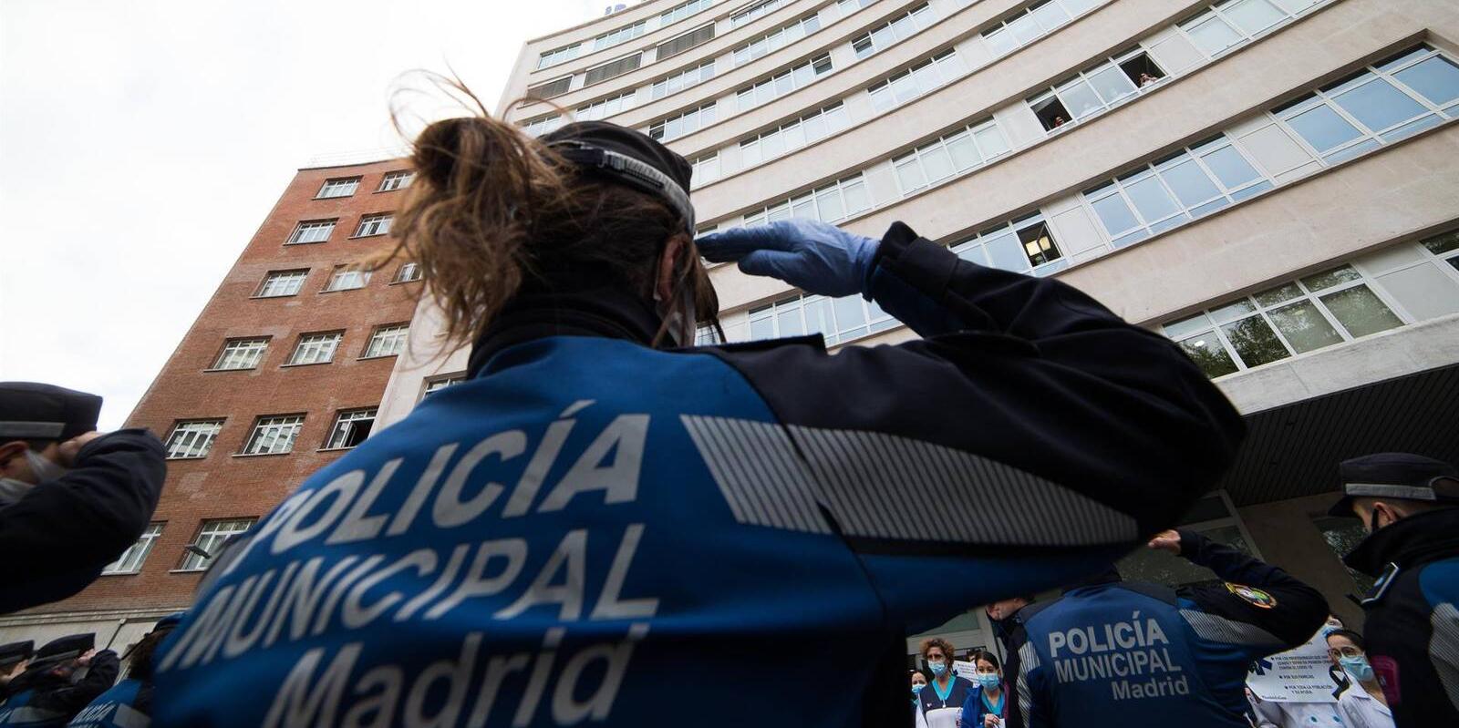 Detenido al ser descubierto 'cortando' droga en un bar de Embajadores