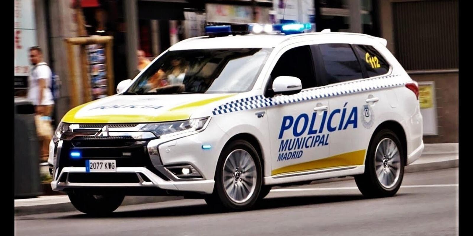 Detenido un joven en Moratalaz por tirar a su tío de la silla de ruedas y agredir a un agente