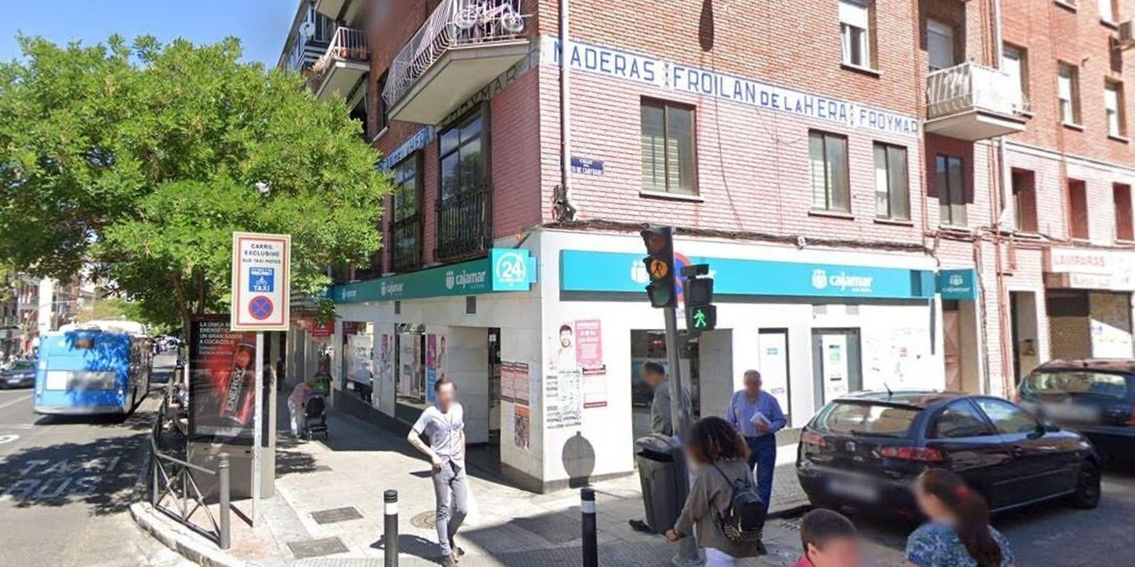 Apuñalado un indigente por defender a una mujer insultada por su pareja en Vallecas