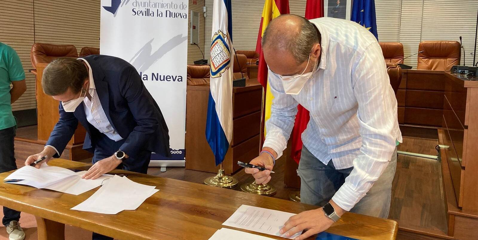 Sevilla la Nueva implanta la app de Fujitsu “iBarrio” para ayudar al pequeño comercio