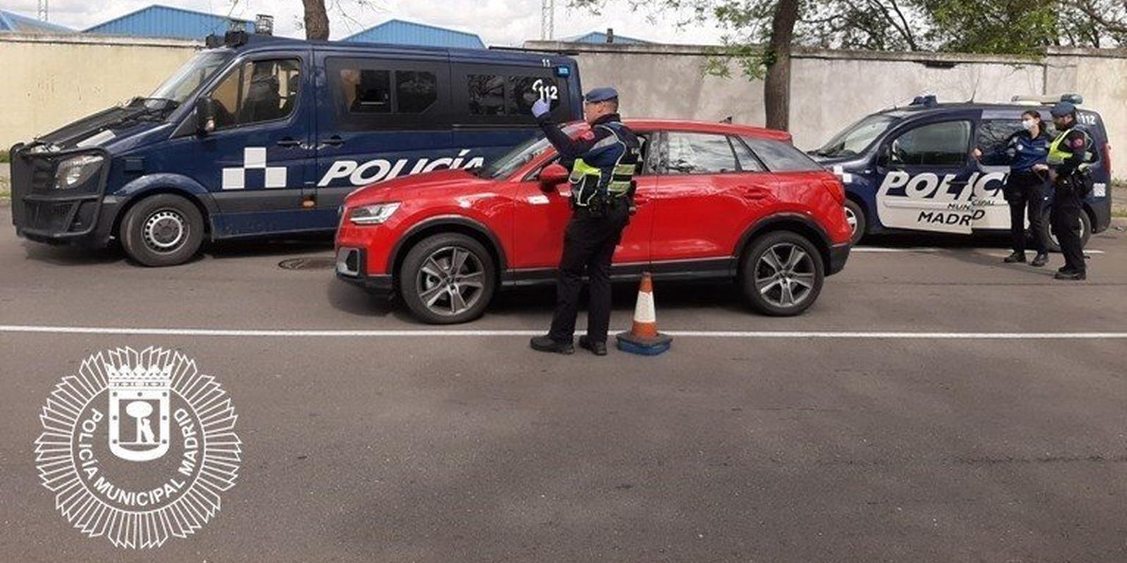 Un conductor intenta atropellar a varios agentes en un control en la Cañada Real Galiana