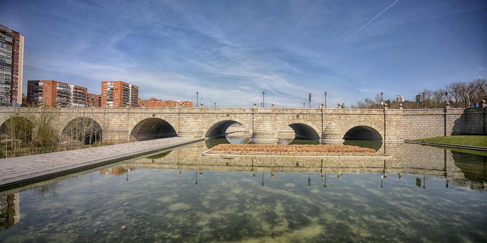 Rescatada por segunda vez en seis meses una mujer tras precipitarse al río Manzanares