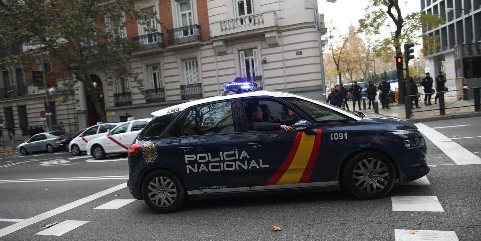 Dos detenidos y cuatro armas de fuego recuperadas tras un robo con fuerza en el distrito de Chamberí