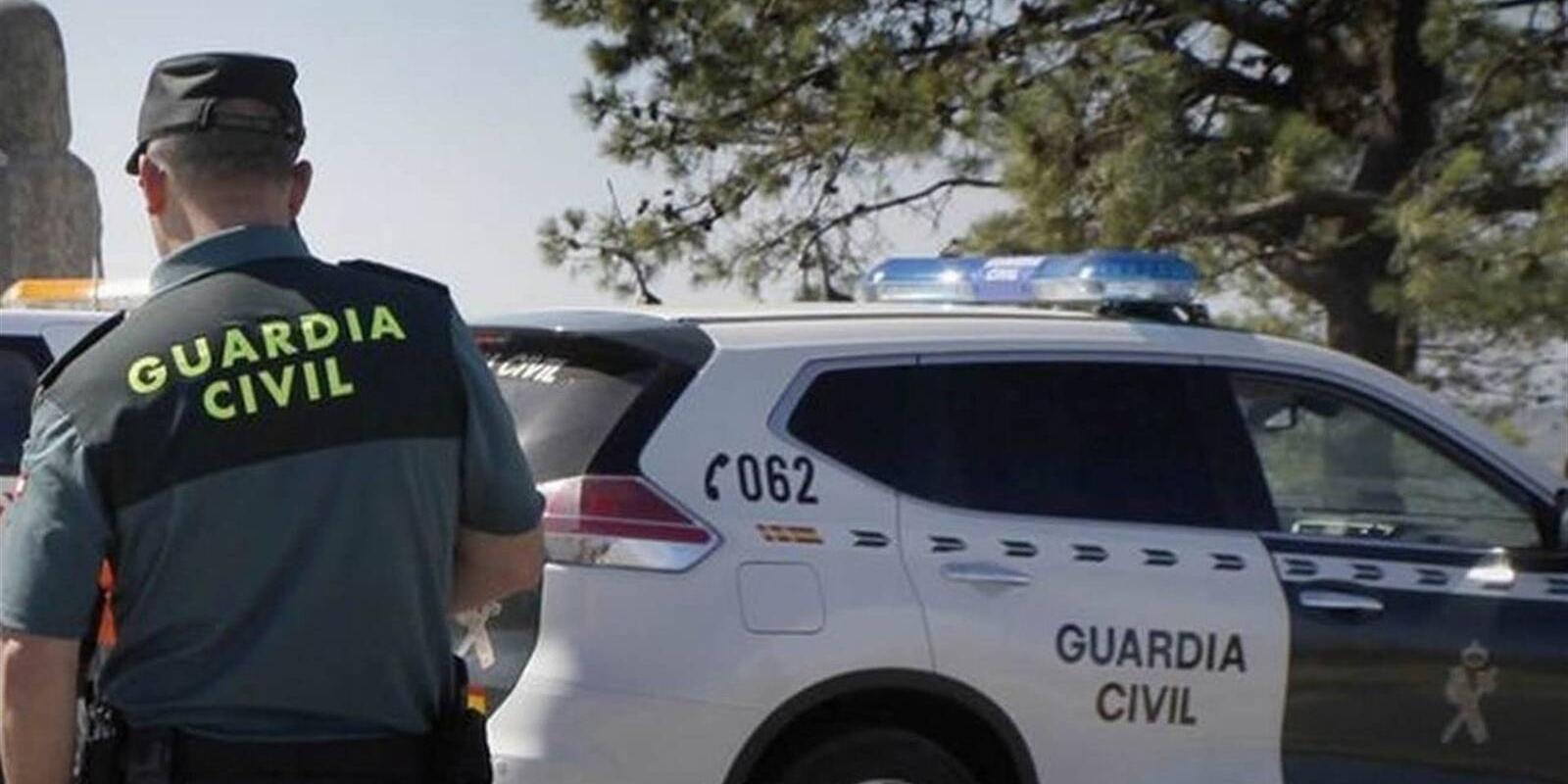 Detenido acusado de abusar de su hijastra y utilizarla para pornografía infantil