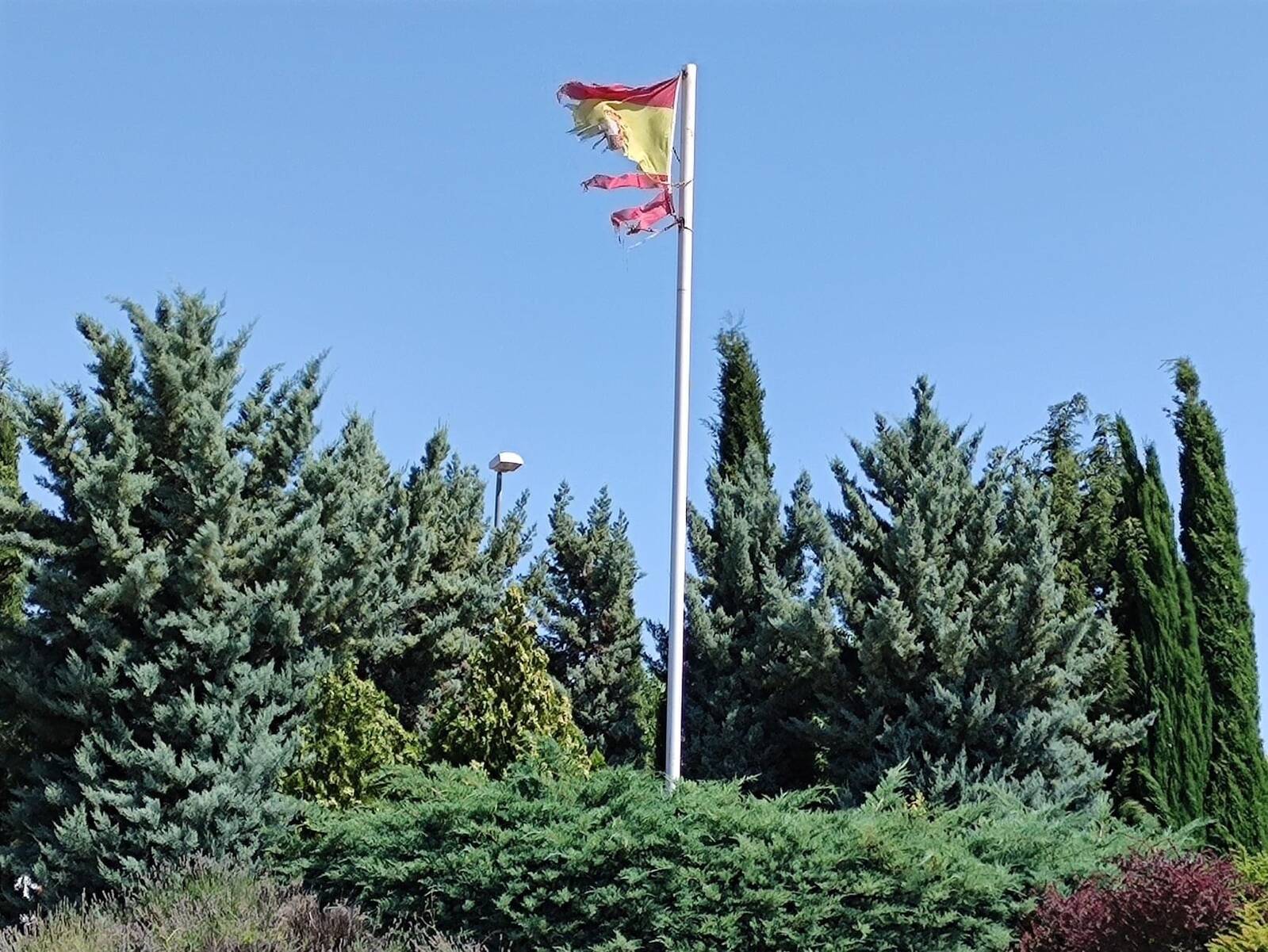 200713 bandera espana en alcorcon