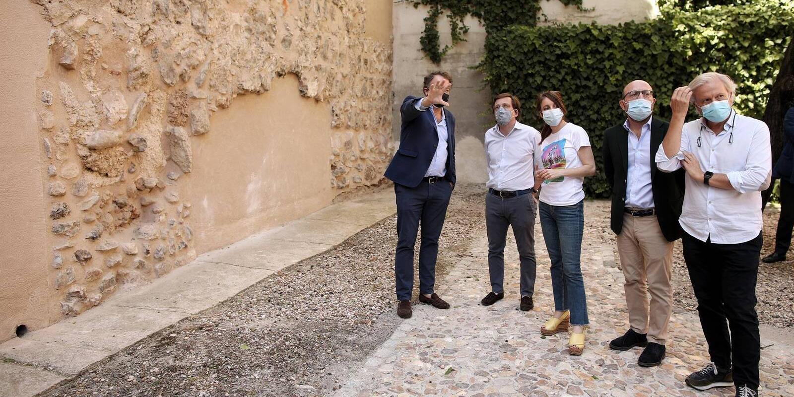 Madrid recupera parte de su muralla cristiana en la calle del Almendro