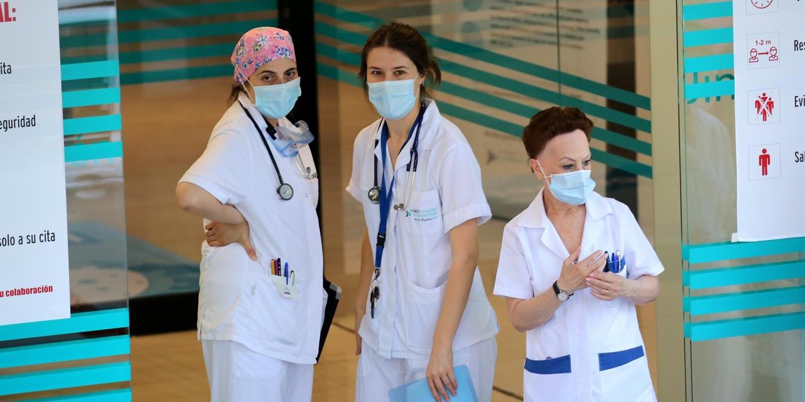 La Comunidad hará interinos a los sanitarios eventuales que lleven dos años o más en esa situación