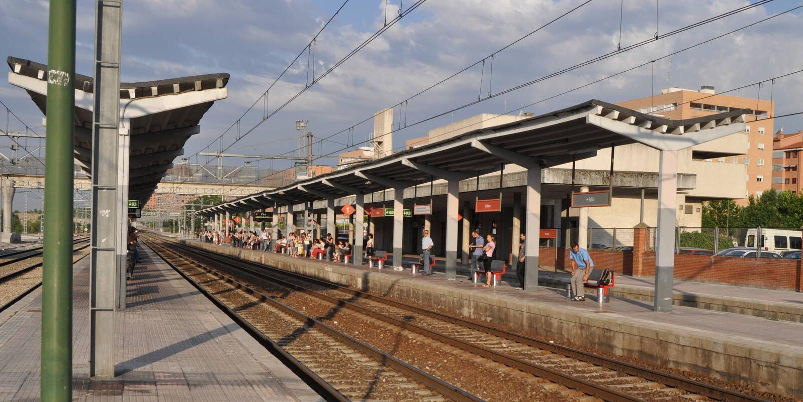 Herido grave un hombre de 38 años tras caer a la vía en la estación de Cercanías de Vicálvaro