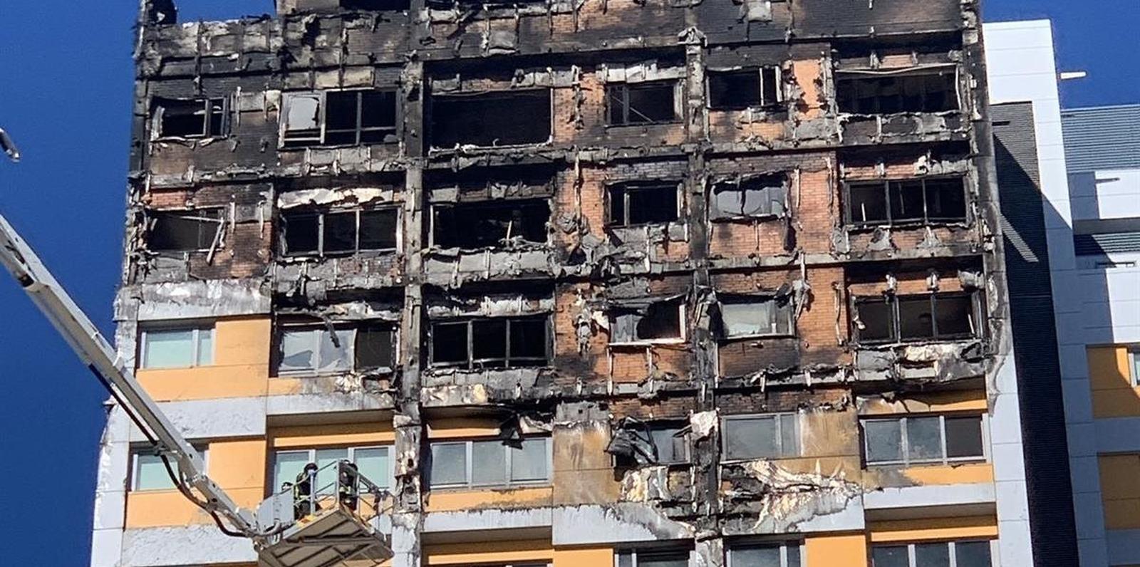 Extinguido el incendio en un edificio de viviendas en Hortaleza