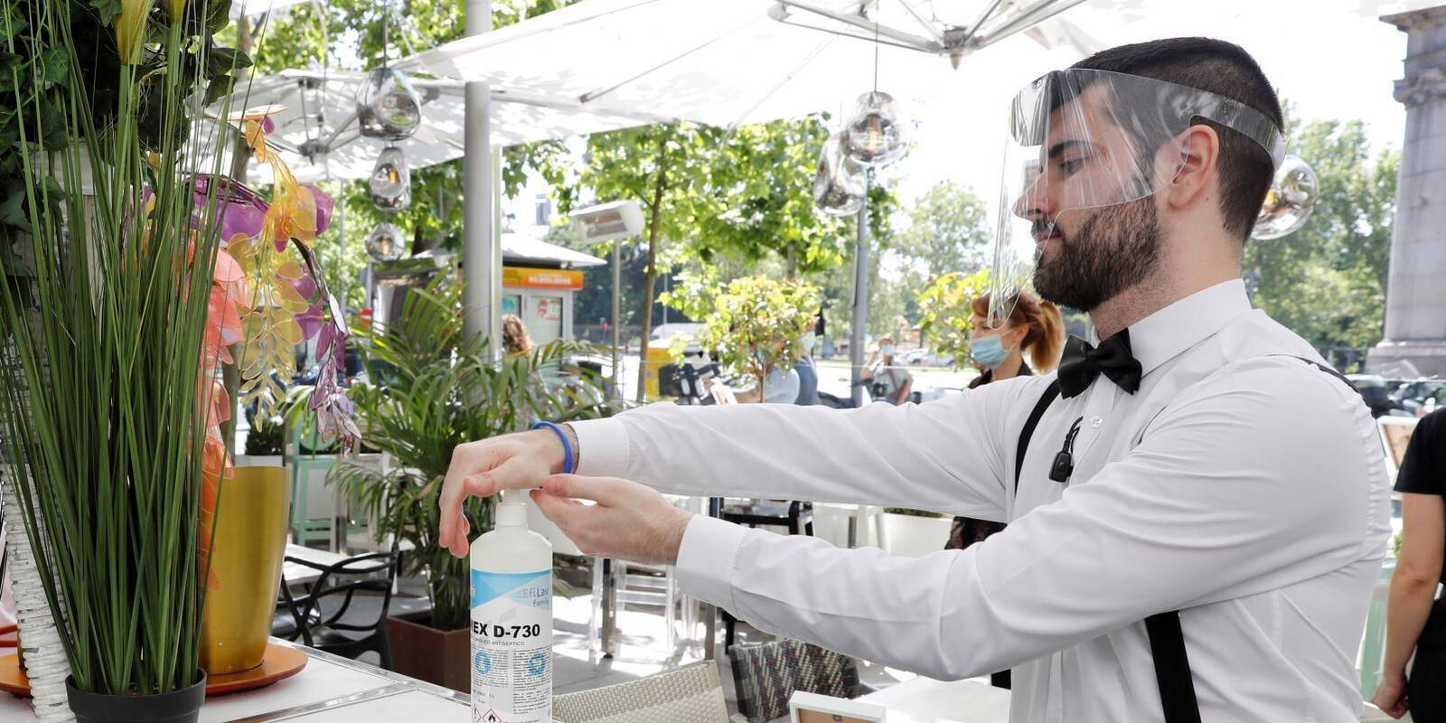 Prohibidas las reuniones de más de 10 personas en espacios públicos y privados