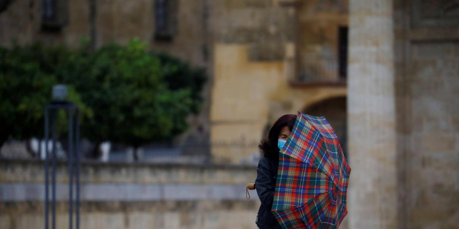 15 intervenciones en Alcorcón y 24 en Móstoles en las últimas 24 horas por la borrasca 'Bárbara'