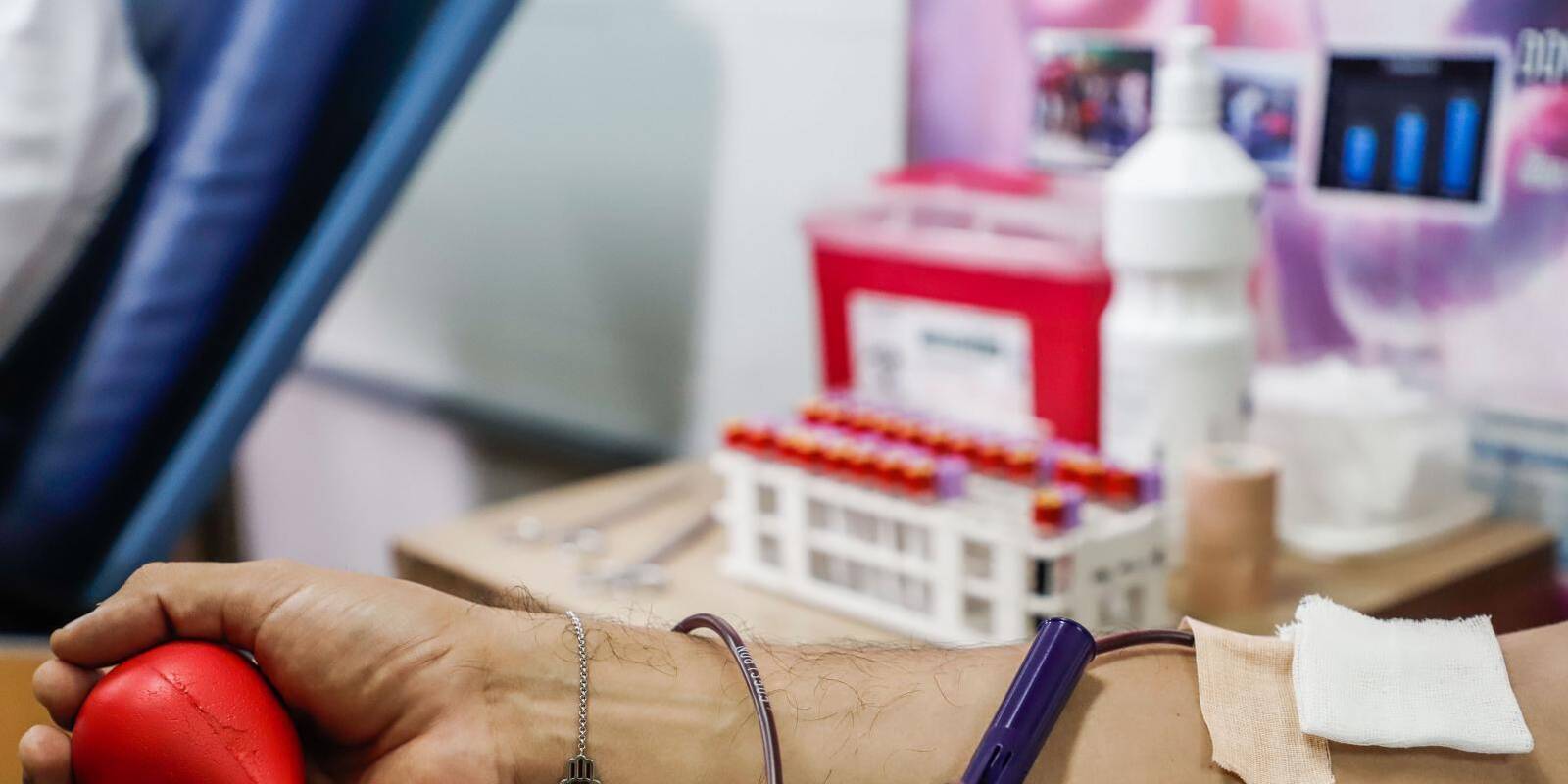 Los hospitales madrileños necesitan donaciones de sangre de los grupos 0+, 0-, A+, A- y B-