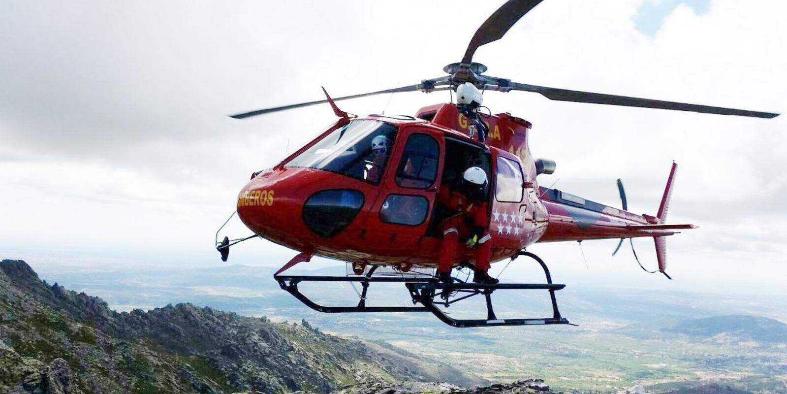 Bomberos del GERA rescatan a un hombre que había sufrido una caída escalando en La Pedriza