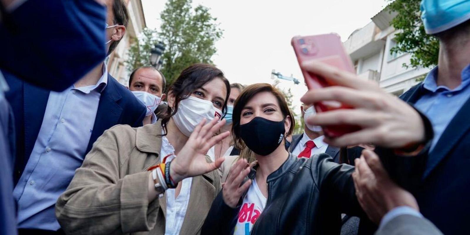 Díaz Ayuso critica a Sánchez por dudar de los datos de contagios de Madrid: "Cree el ladrón que son todos de su condición"