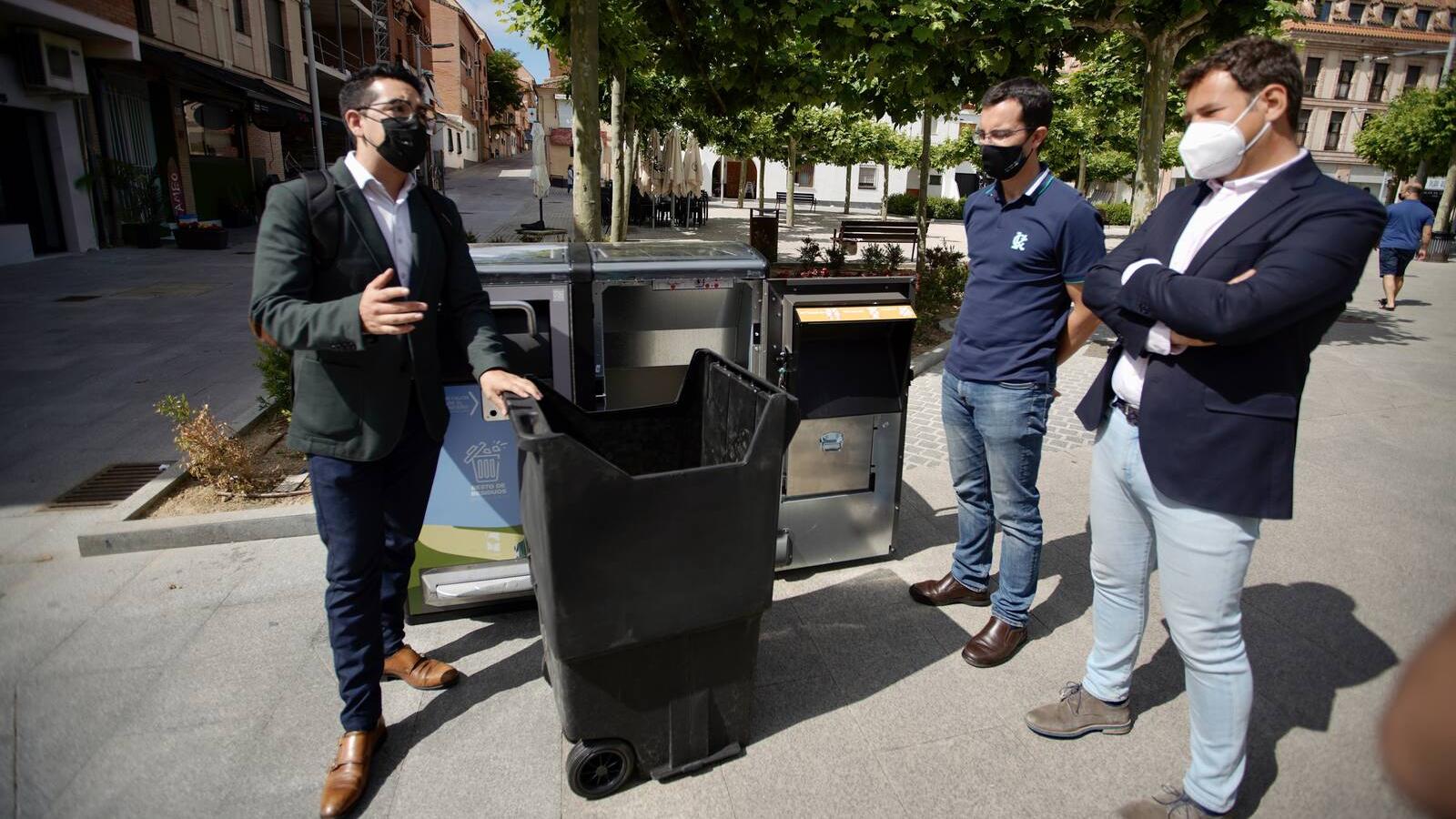Las Rozas pone en marcha un proyecto piloto de papeleras inteligentes en varios puntos del municipio