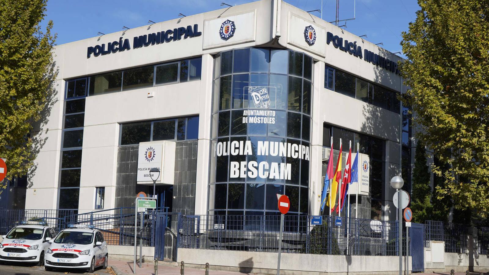Desmantelada en Móstoles una plantación doméstica de más de 400 plantas de marihuana en el poblado de Las Sabinas