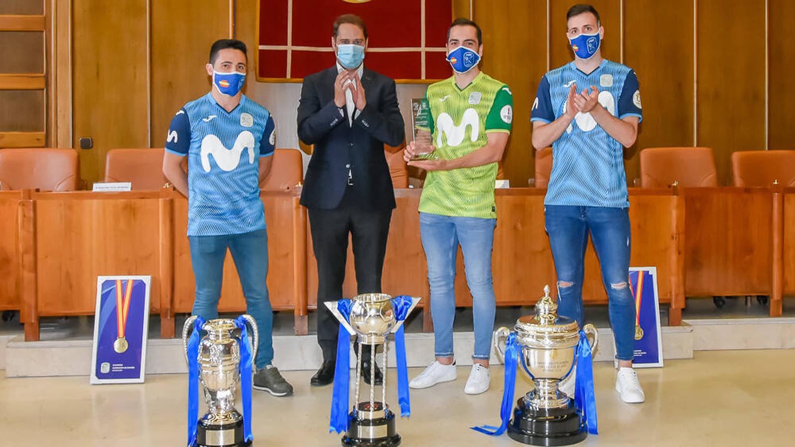 El alcalde de Torrejón recibe al Movistar Inter por su brillante temporada