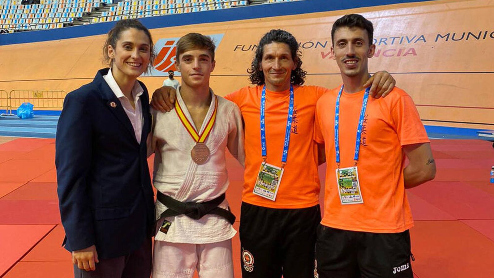 El joven torrejonero Diego Tabuenca se cuelga la medalla de bronce en el Campeonato de España en categoría junior