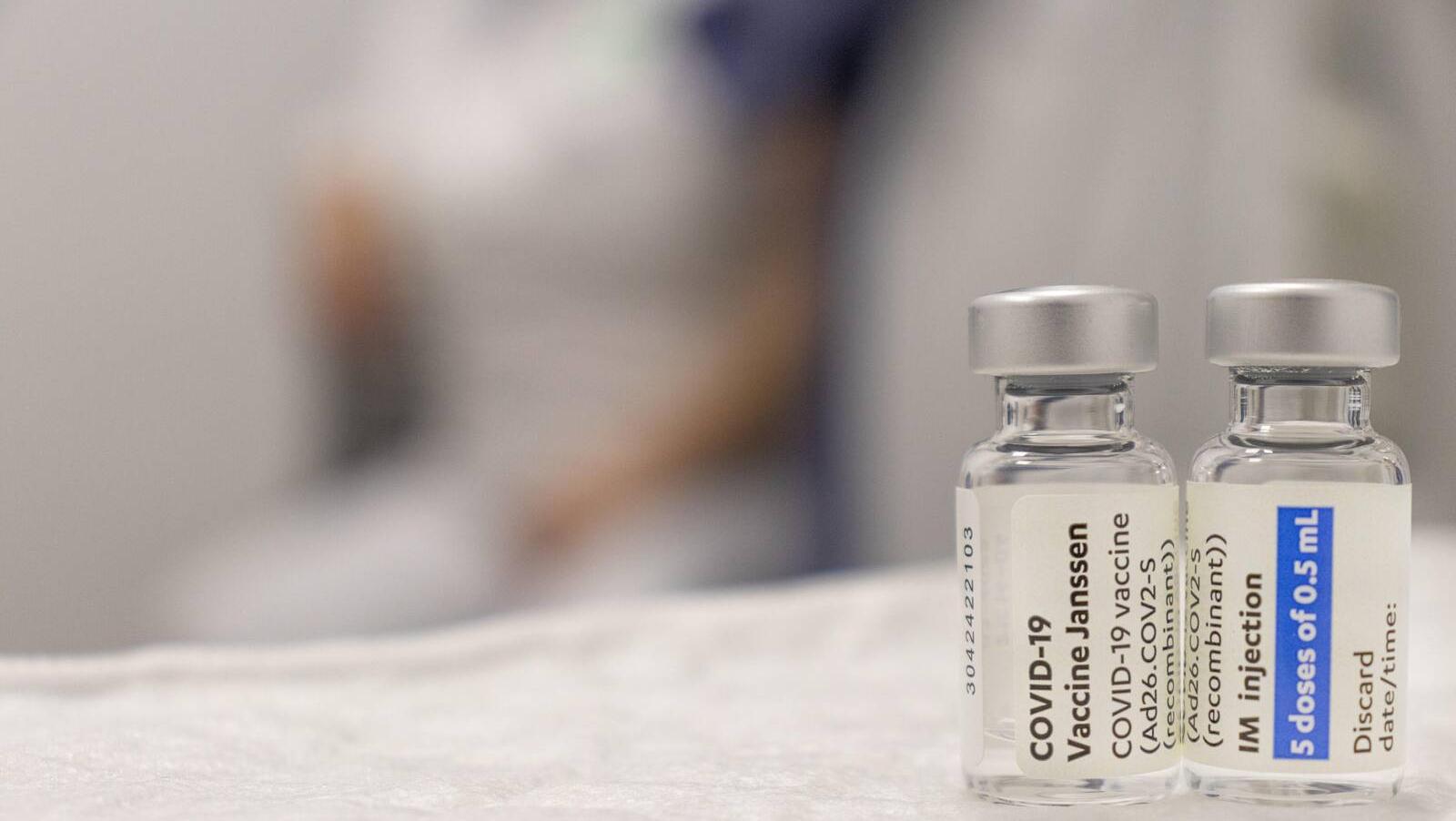 Autorizan aplicación de tercera dosis contra la COVID para  personas inmunodeprimidas