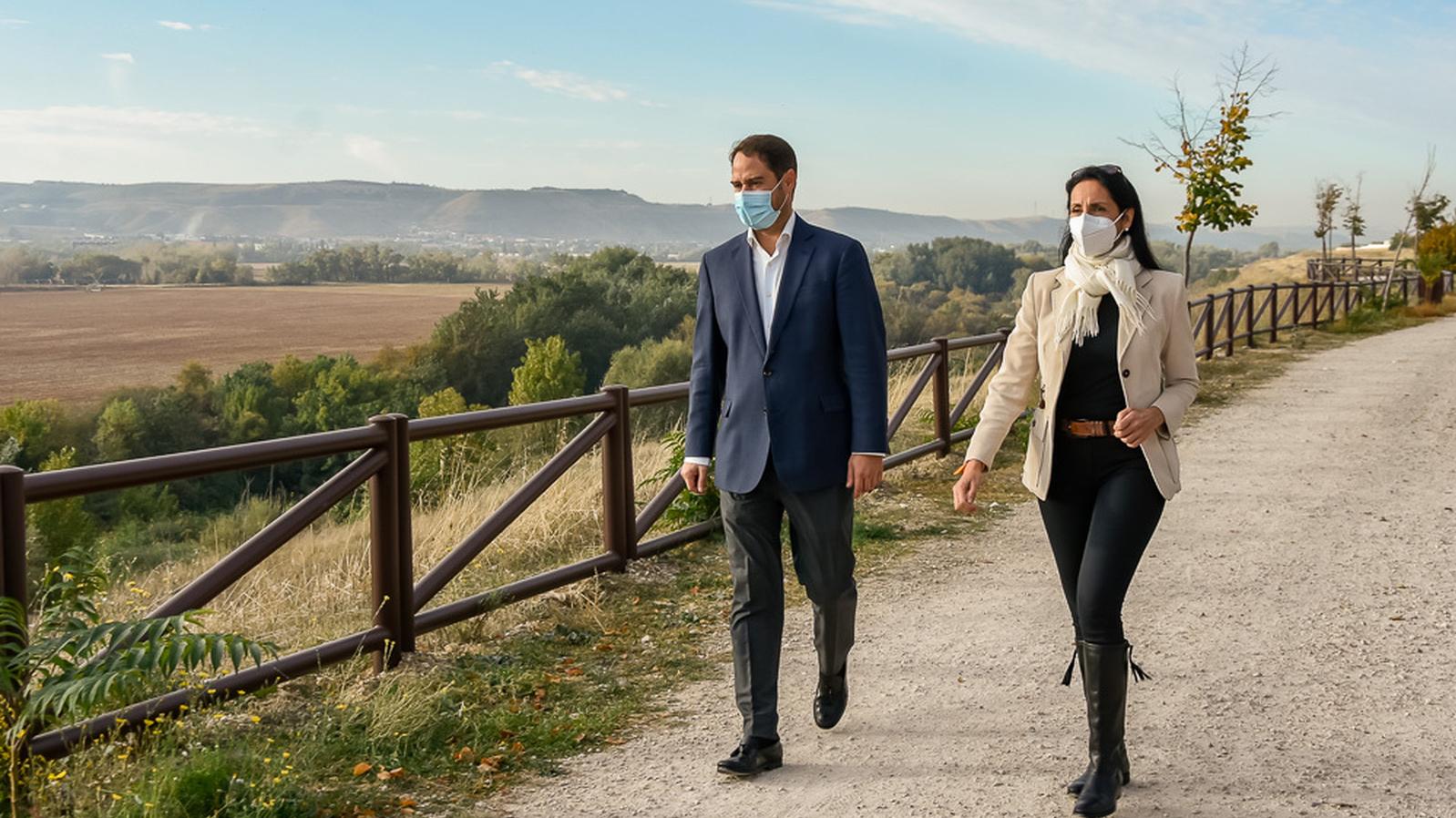 Torrejón de Ardoz instala nuevas talanqueras en los parques Miradores y Zarzuela