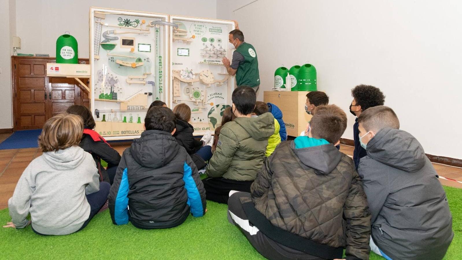 La iniciativa “Tú eres la pieza clave” de Ecovidrio llega a Sevilla la Nueva