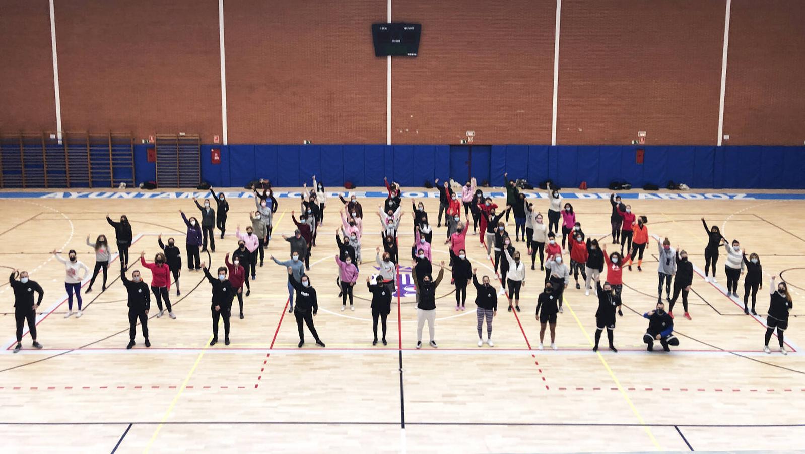 Cerca de 80 mujeres de Torrejón participan en la Master Class gratuita de defensa personal
