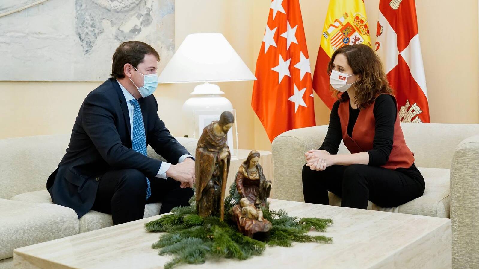 Mañueco anuncia que la estación de esquí de Navacerrada continuará abierta: "No hay ni razones políticas ni jurídicas para declarar el cierre"