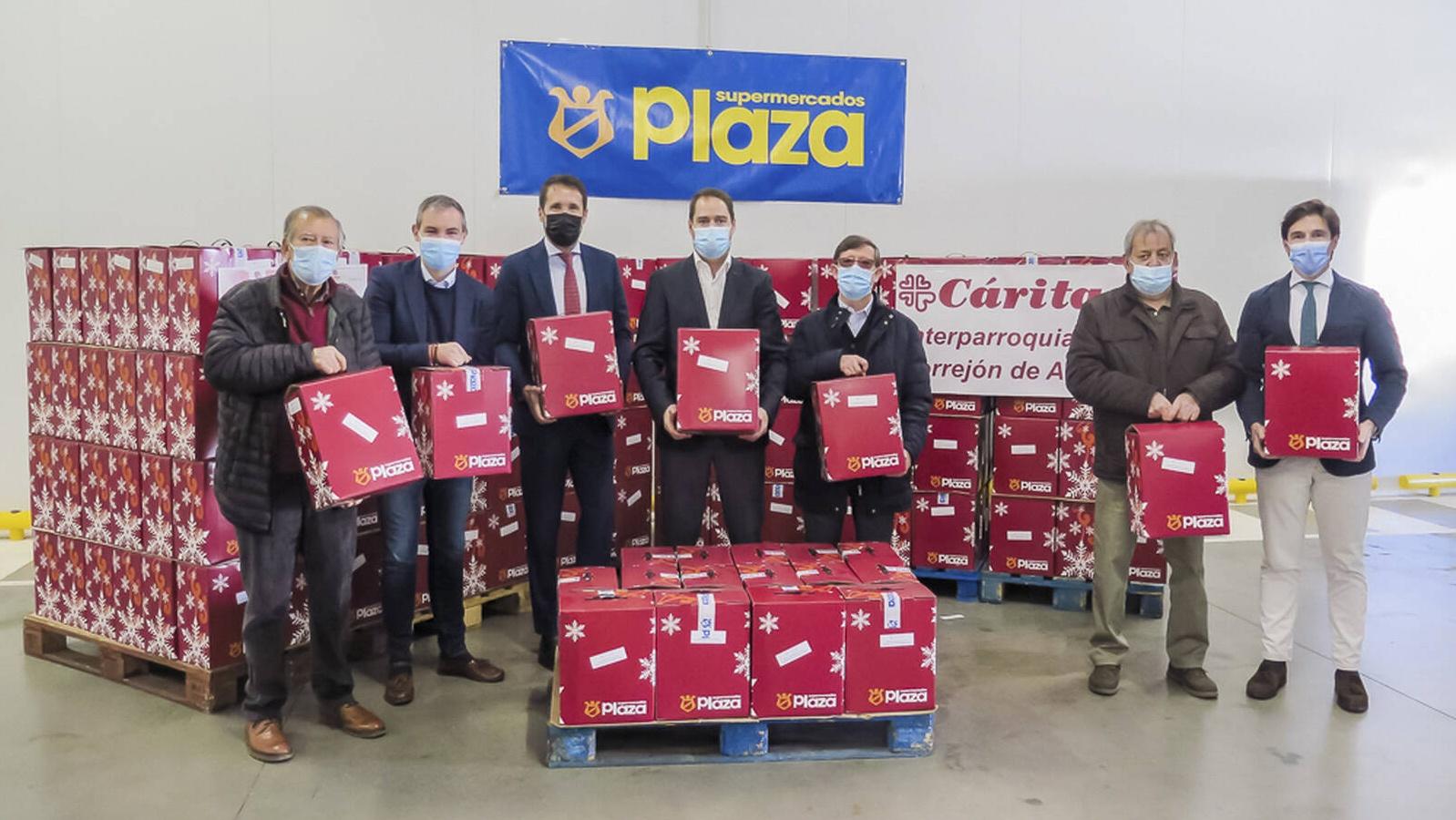 Torrejón entrega a Cáritas 500 cestas con alimentos y lotes de productos navideños para su distribución entre las familias más desfavorecidas
