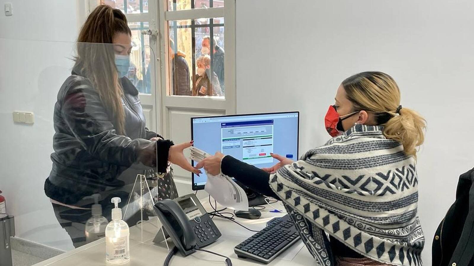 Los torrejoneros que no hayan recogido su auto test de antígenos para la detección de la COVID-19, pueden recogerlo en el Ayuntamiento hasta el 5 de enero