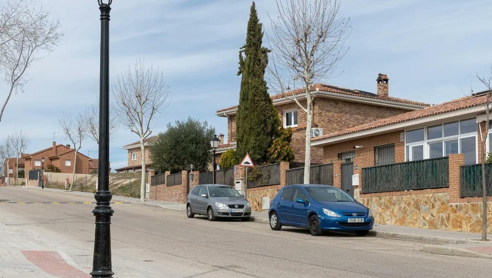 Sevilla la Nueva mejora de la accesibilidad en la Avda. Dos de Mayo