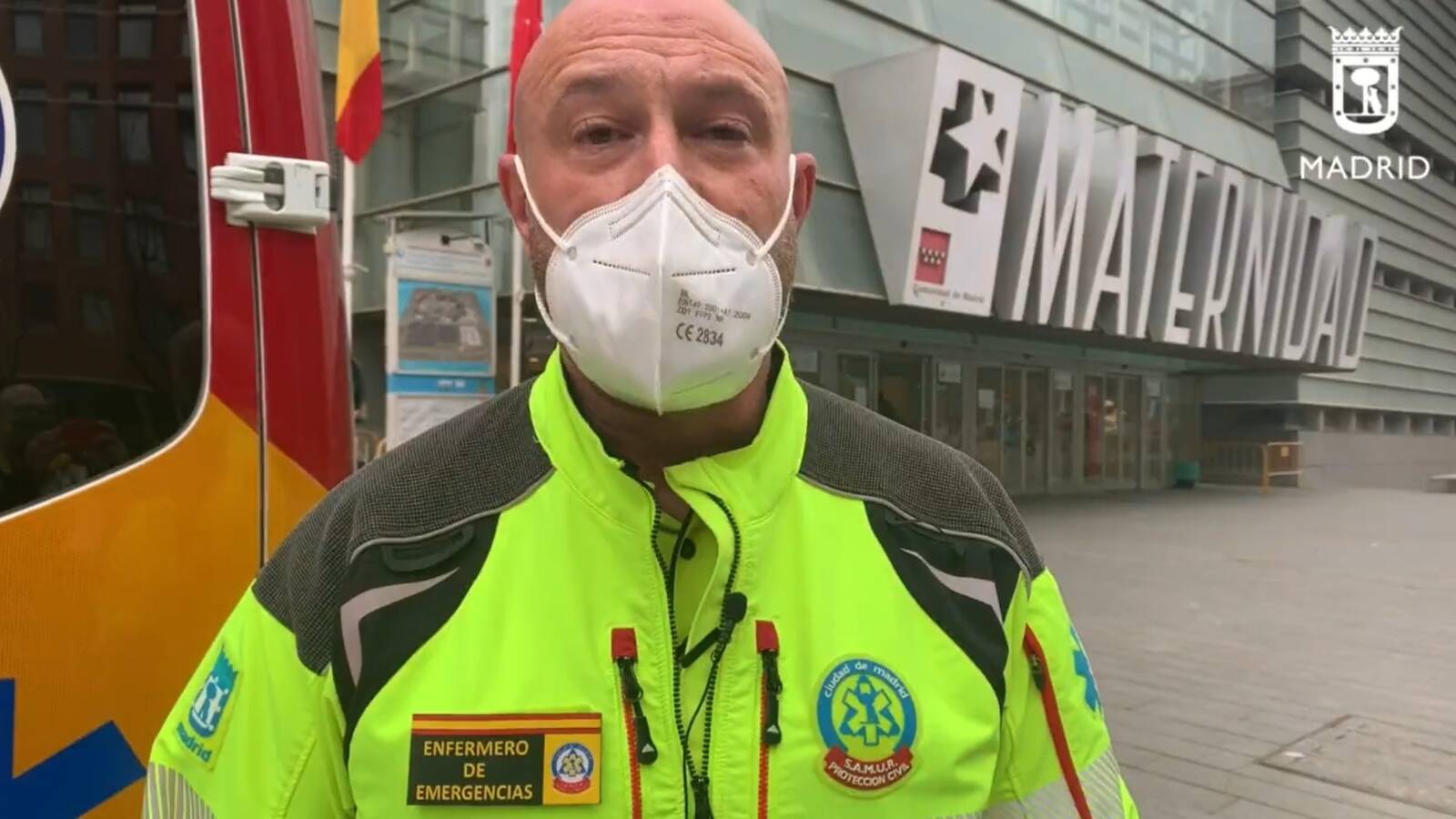 El Samur atiende en una UVI de camino al Gregorio Marañón a una madre que ha dado a luz a su segunda hija