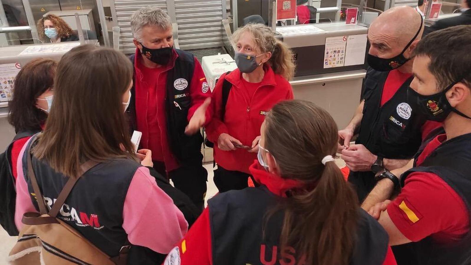 El equipo de ERICAM regresa a Madrid con 137 refugiados en un vuelo fletado por la Fundación Reina Sofía
